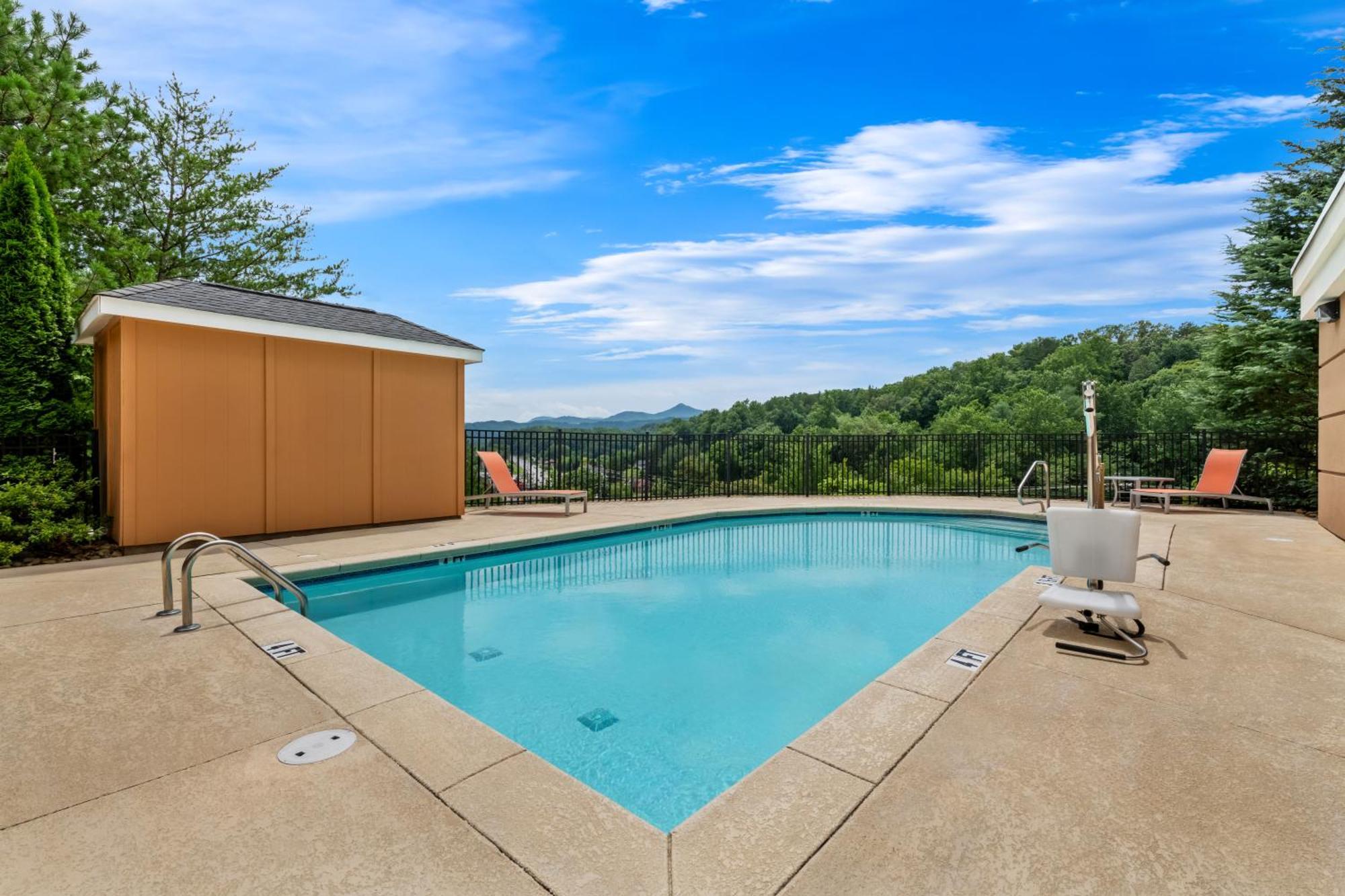 Comfort Sylva - Cullowhee Hotel 2*