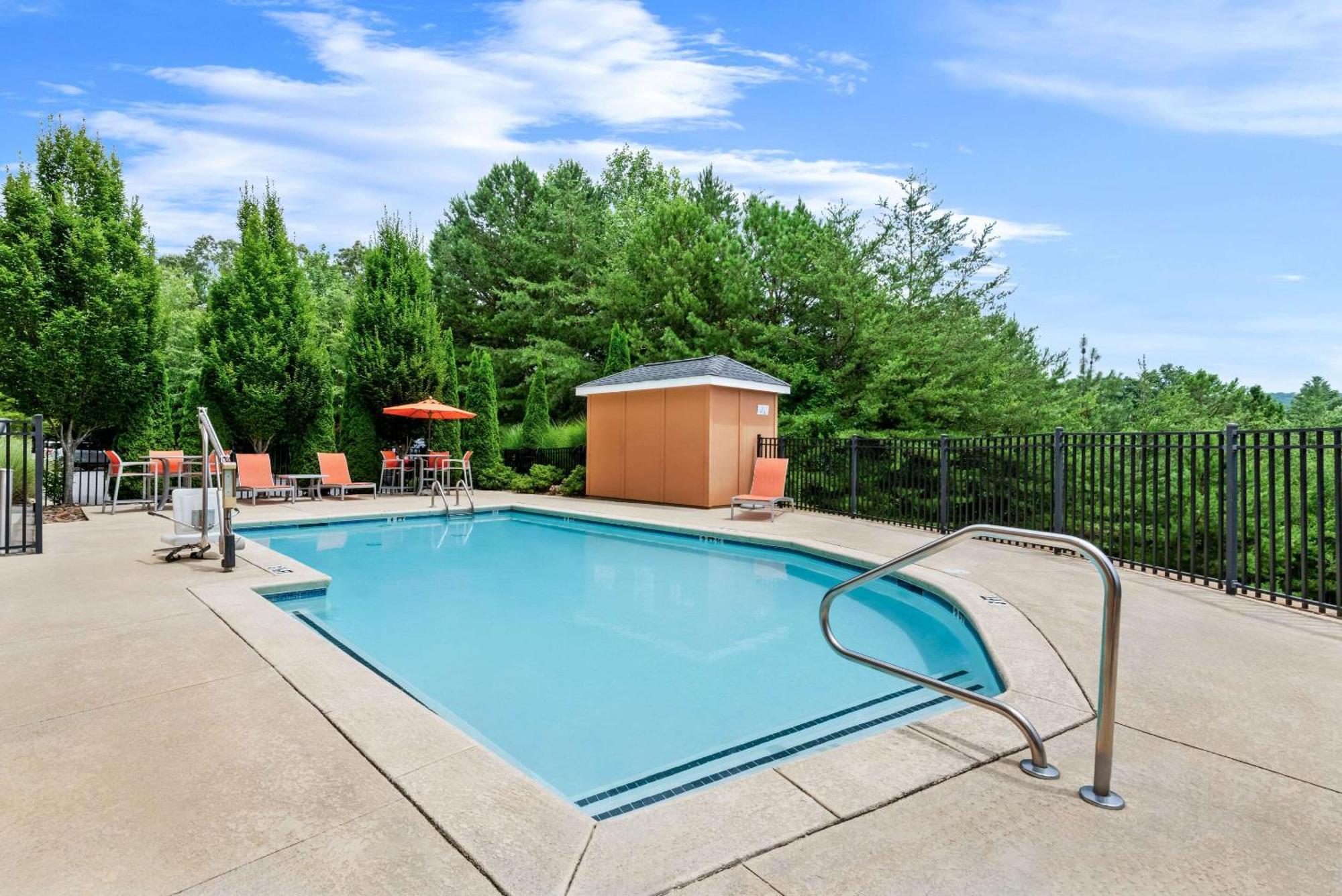 Comfort Sylva - Cullowhee Hotel 2*